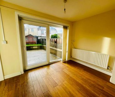 Pine Grove, Neath - Photo 6