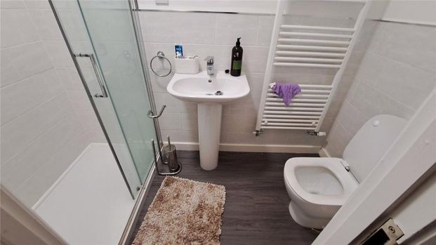 3 bedroom semi-detached house to rent - Photo 1