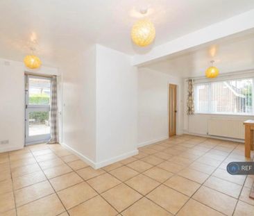 3 bedroom detached house to rent - Photo 3