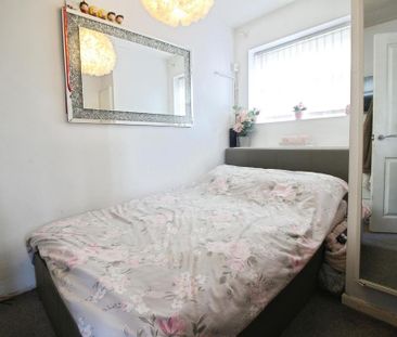 2 bedroom maisonette to rent - Photo 4