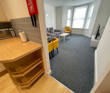 Lansdowne Road, Bournemouth - Photo 1