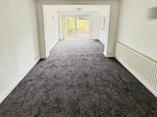 4 bedroom semi-detached house to rent - Photo 1