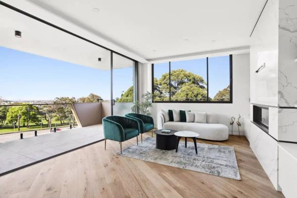 “Luxurious 2 Bedroom Penthouse with Spectacular Views in Miranda” - Photo 1