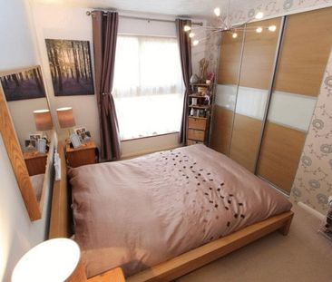 Chapelfields, Charterhouse Road, Godalming, Surrey, GU7 - Photo 4