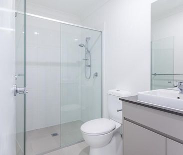 $530 3 BEDROOM HOME! / $2,120 Bond - Photo 6