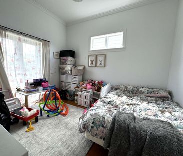 Three bedroom family home - Photo 1