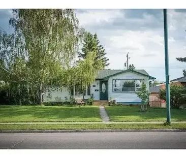 Lovely bungalow in Glendale Meadows | 4947 17 Avenue Southwest, Calgary - Photo 1