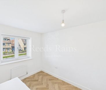 3 bedroom semi-detached house to rent - Photo 4