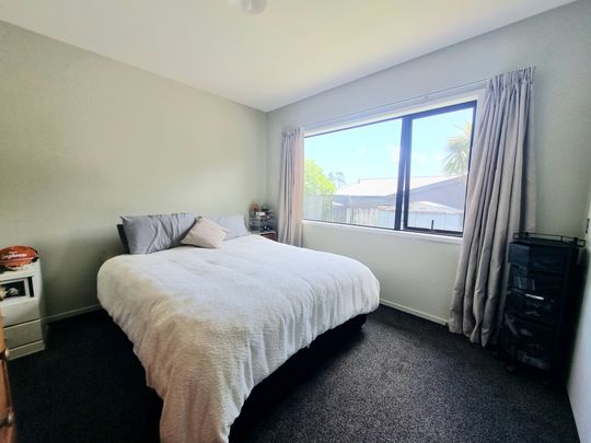 Central Beachlands, ready for summer! - Photo 1