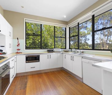 Convenient Lifestyle in a Leafy Location - Photo 5