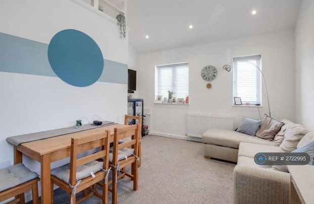 1 bedroom flat to rent - Photo 1