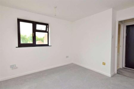 Herongate, Shoeburyness, Essex, SS3 - Photo 4