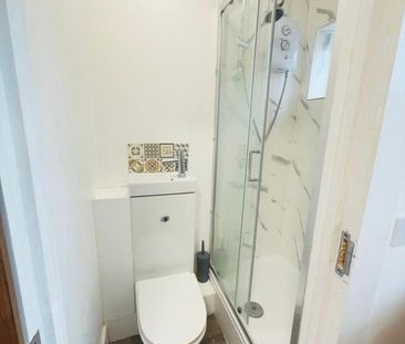 Room in a Shared House, Mora Road, NW2 - Photo 1