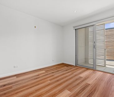 15 Silverash Drive, Bundoora VIC 3083 - Townhouse For Rent | Domain - Photo 3