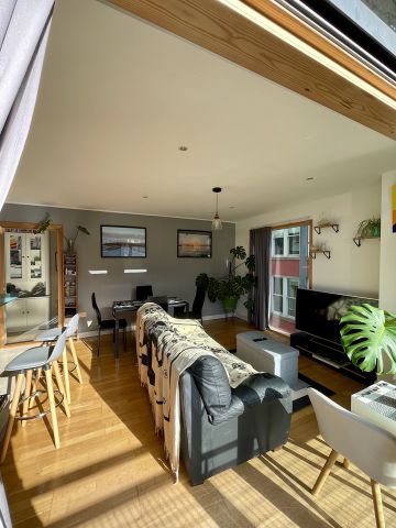 2 Bed Flat, Church Street, M4 - Photo 2