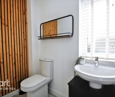 3 bedroom detached house to rent - Photo 2