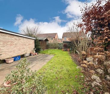 3 bedroom semi-detached house to rent - Photo 5