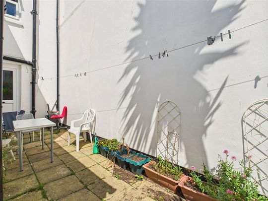 5 bedroom terraced house to rent - Photo 1