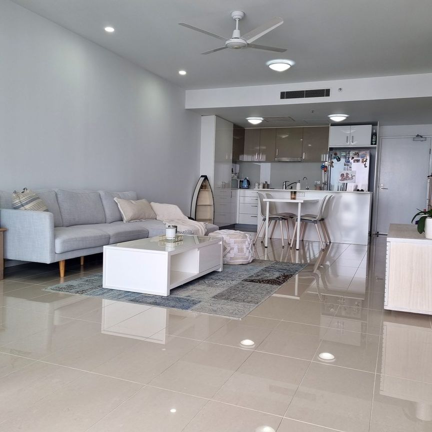 Unfurnished Luxury Living with Broadwater Views - Photo 1