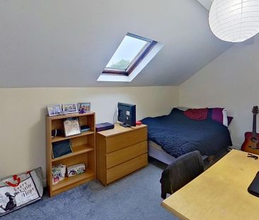 Ash road , Headingley - Photo 5