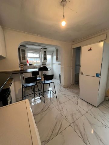 Room in a Shared House, Leggatt Road, E15 - Photo 4