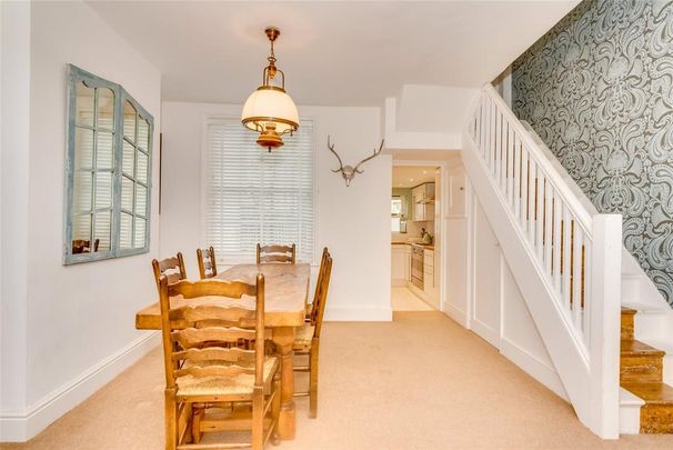 4 bedroom terraced house to rent - Photo 1
