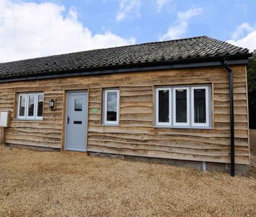 2 bedroom barn conversion to rent - Photo 1
