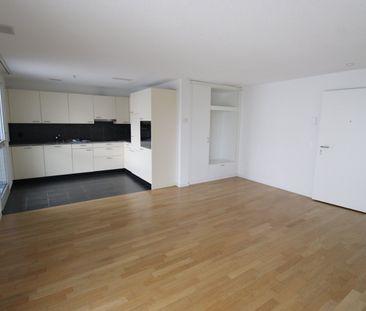 Moderne 3.5-Zimmerwohnung mit Balkon - Photo 4