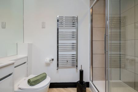 Crown House, Nuneaton, CV11 4BX - Photo 5