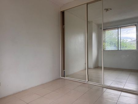2 Bedroom Townhouse with carspace - Photo 4