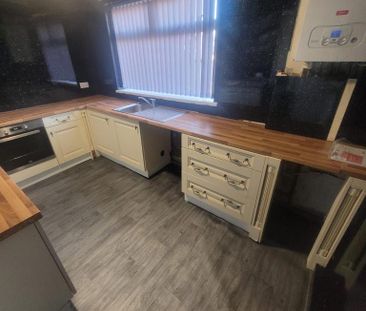 3 bedroom end of terrace house to rent - Photo 6