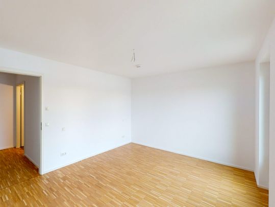 Große Dachgeschosswohnung mit Einbauküche - Photo 1
