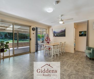 Charming 3 Bed 1 Bathroom Home! - Photo 3