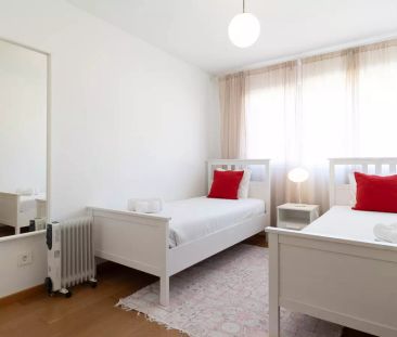 4-bedroom apartment for rent in Oeiras. - Photo 4