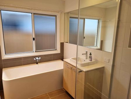 South Maclean - Photo 4