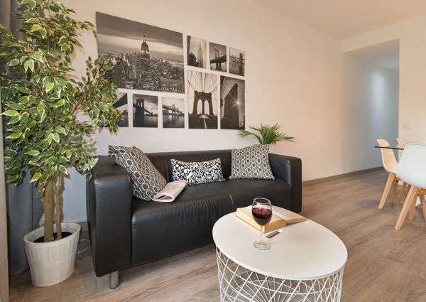 Carrer del Doctor Martí i Julià, L'Hospitalet de Llobregat, Catalonia 08903