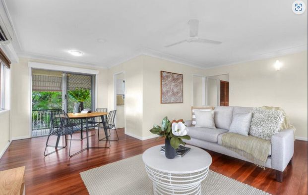 Stafford Heights - Photo 1