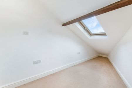 4 bedroom maisonette to rent - Photo 2