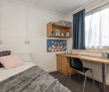 1 bedroom in a flat share to rent - Photo 6