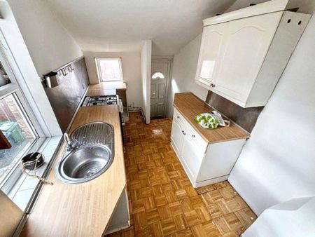 Chandos Street, Deckham, Gateshead, Tyne and Wear, NE8 4AB - Photo 4