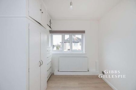 Burnham Avenue, Ickenham, Uxbridge, UB10 - Photo 2