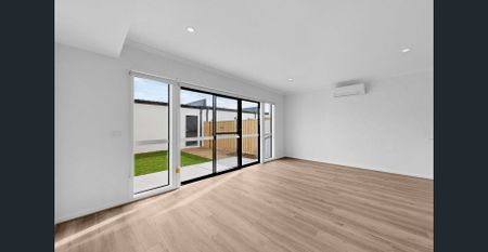 Luxury Meets Easy Care Living in Point Cook - Photo 2
