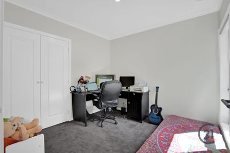 Property Located Minutes to Rockbank Station !!! - Photo 2