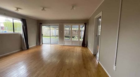 MORE THAN MEETS THE EYE - NEW LYNN - Photo 3