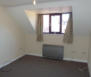 1 Bedroom Flat to Rent in Highgrove Court, Rushden, Northants, NN10 - Photo 3