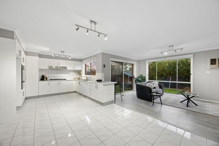 36 Nurten Parade, Aspendale Gardens VIC 3195 - House For Rent | Domain - Photo 3