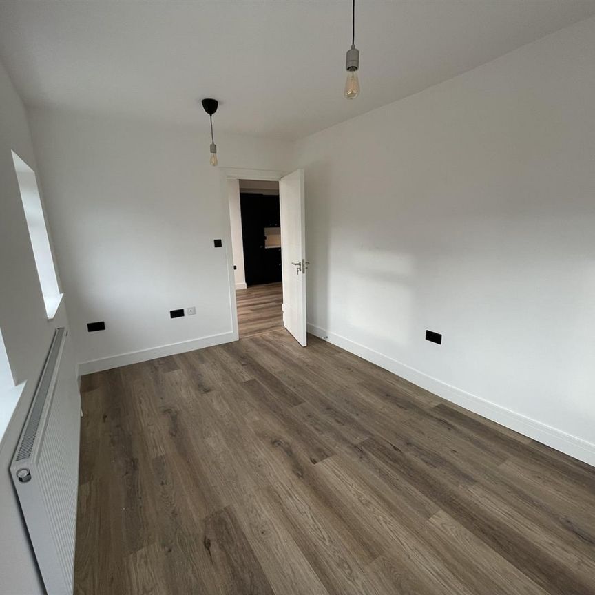 Garden Flat, 1 Earls Crescent, Harrow - Photo 1