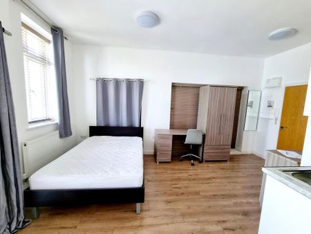 Studio to rent - Photo 5