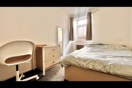Room in a Shared Flat, Aitham House, E14 - Photo 3