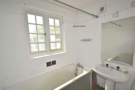 Barn Way, Brent, HA9 - Photo 2